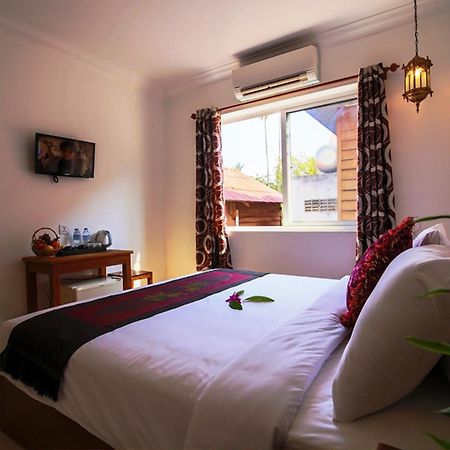 Plumeria Hotel & Spa Siem Reap Bagian luar foto
