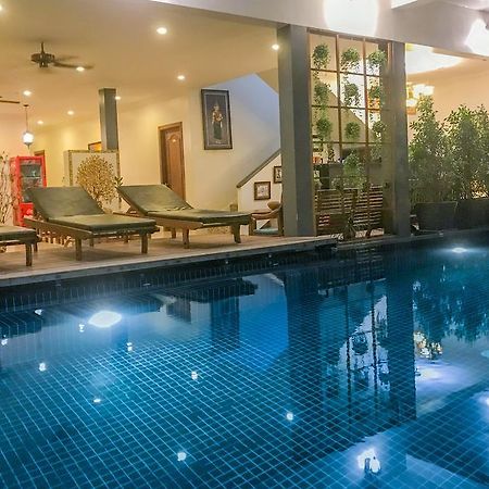 Plumeria Hotel & Spa Siem Reap Bagian luar foto