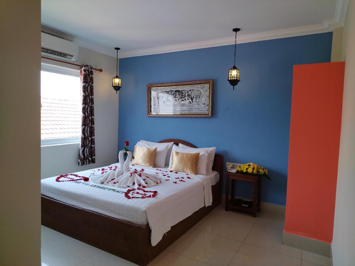 Plumeria Hotel & Spa Siem Reap Bagian luar foto