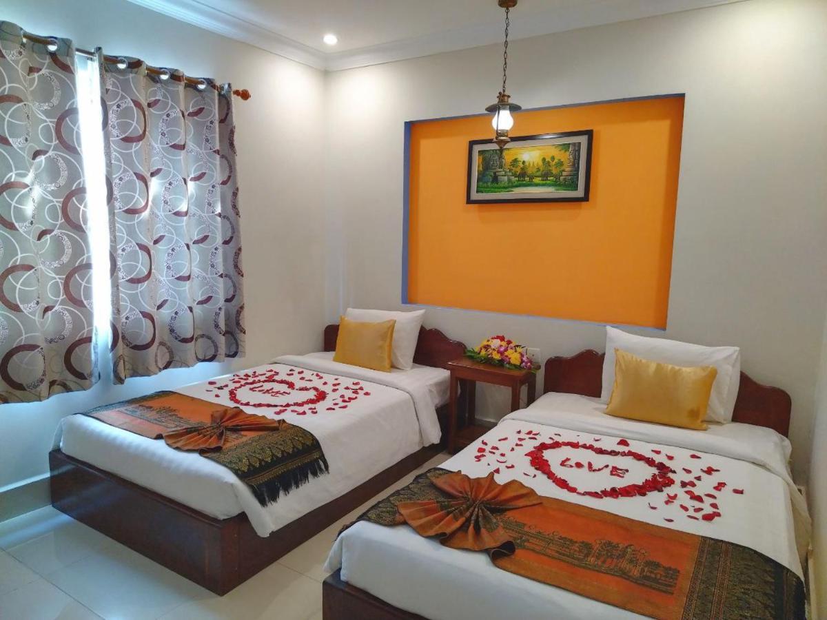 Plumeria Hotel & Spa Siem Reap Bagian luar foto