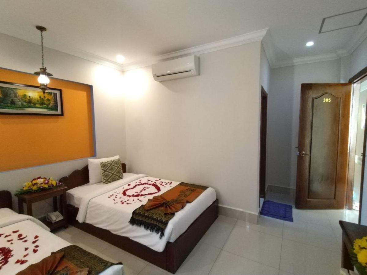 Plumeria Hotel & Spa Siem Reap Bagian luar foto