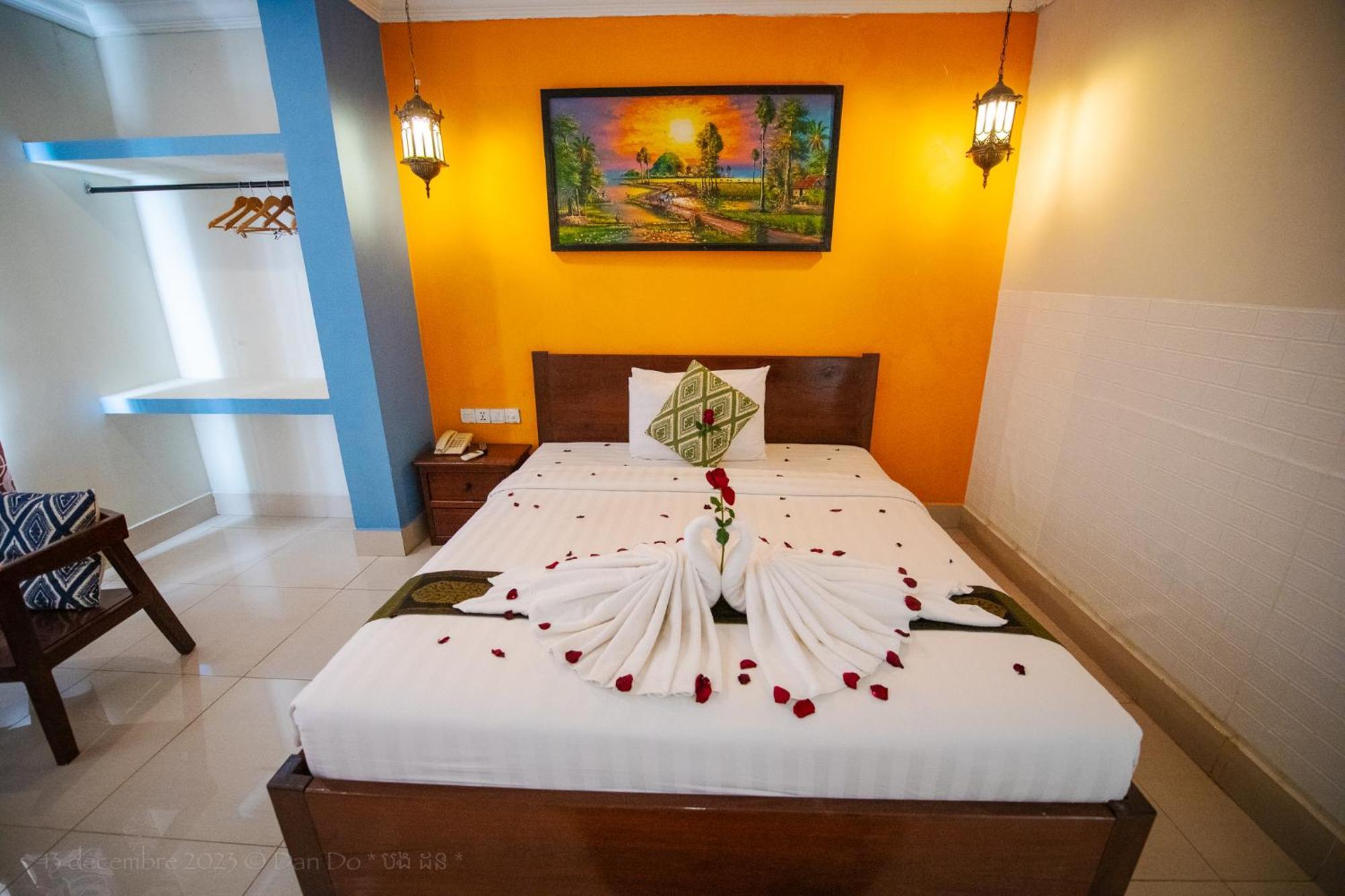 Plumeria Hotel & Spa Siem Reap Bagian luar foto