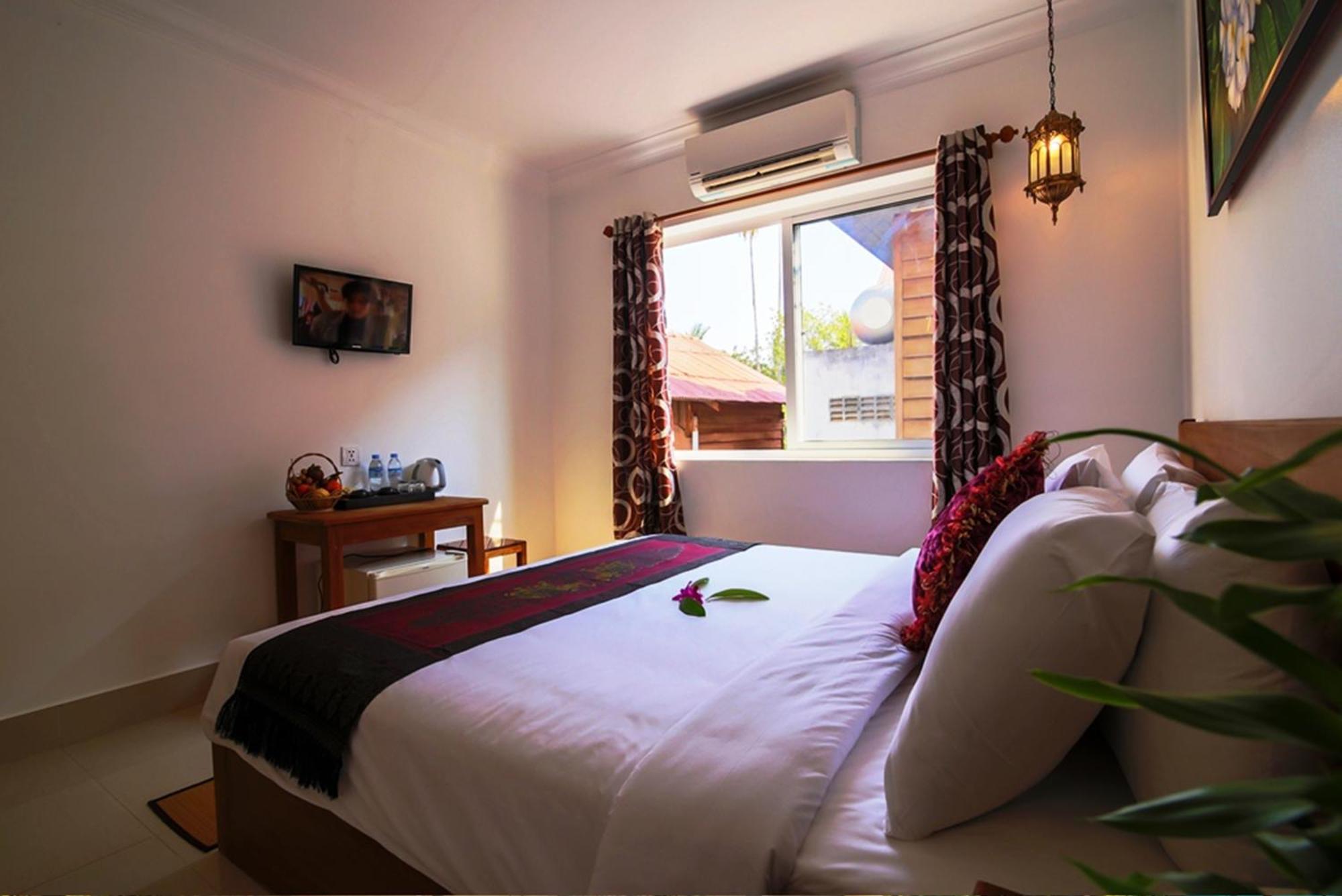 Plumeria Hotel & Spa Siem Reap Bagian luar foto