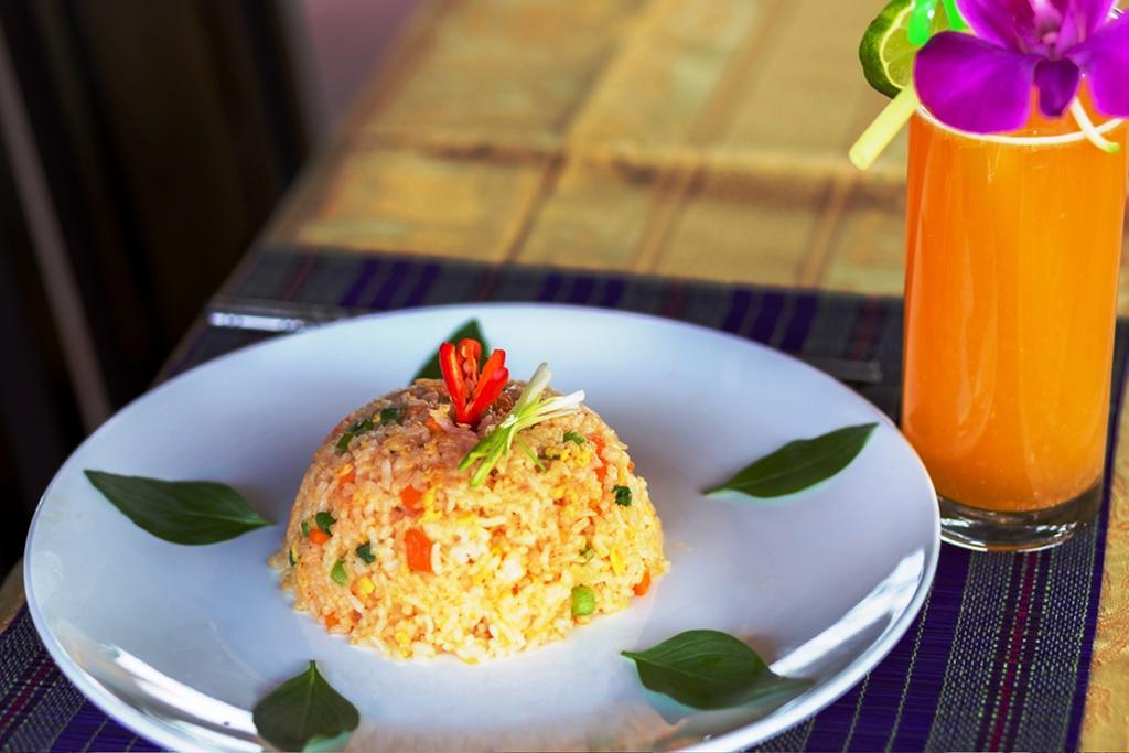 Plumeria Hotel & Spa Siem Reap Bagian luar foto