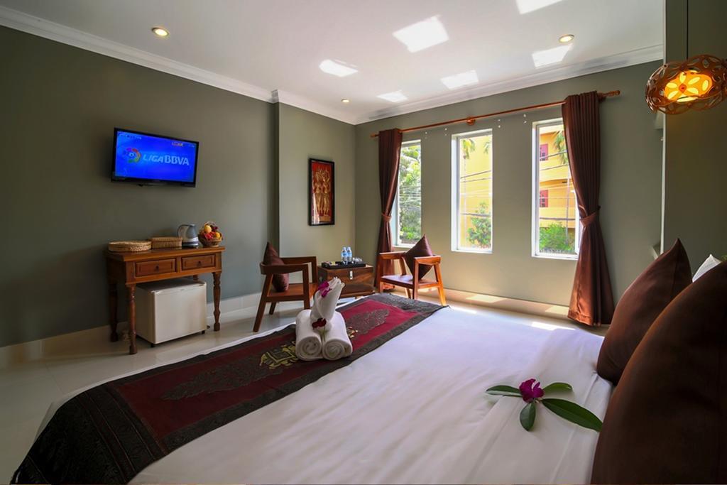 Plumeria Hotel & Spa Siem Reap Bagian luar foto