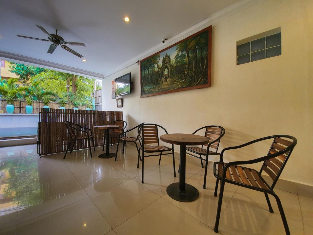 Plumeria Hotel & Spa Siem Reap Bagian luar foto